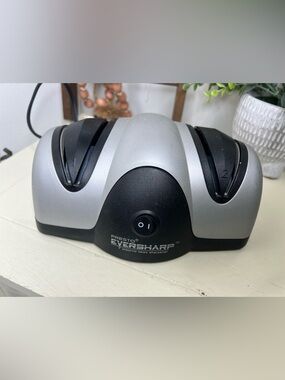 Presto 08800 EverSharp Electric Knife Sharpener